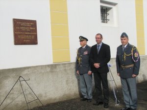 img-052.jpg